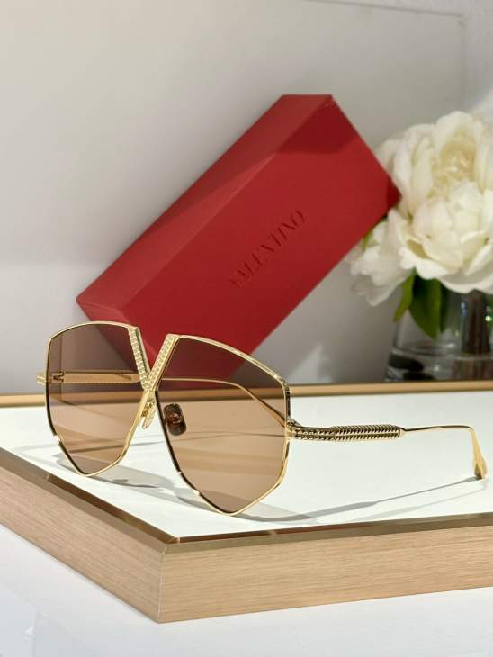 Picture of Valentino Sunglasses _SKUfw66211257fw